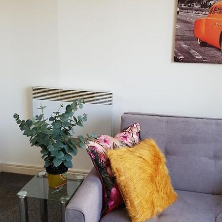 City Centre 1 Bed Apartment With Free On Site Parking With Cctv By Lets Relocations Бирмингем Экстерьер фото