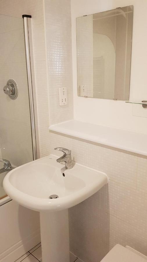 City Centre 1 Bed Apartment With Free On Site Parking With Cctv By Lets Relocations Бирмингем Экстерьер фото