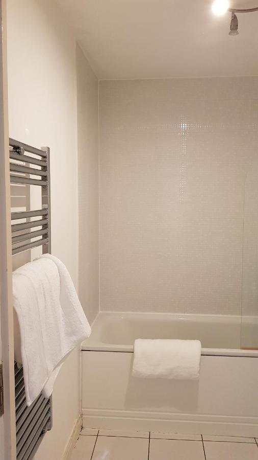 City Centre 1 Bed Apartment With Free On Site Parking With Cctv By Lets Relocations Бирмингем Экстерьер фото